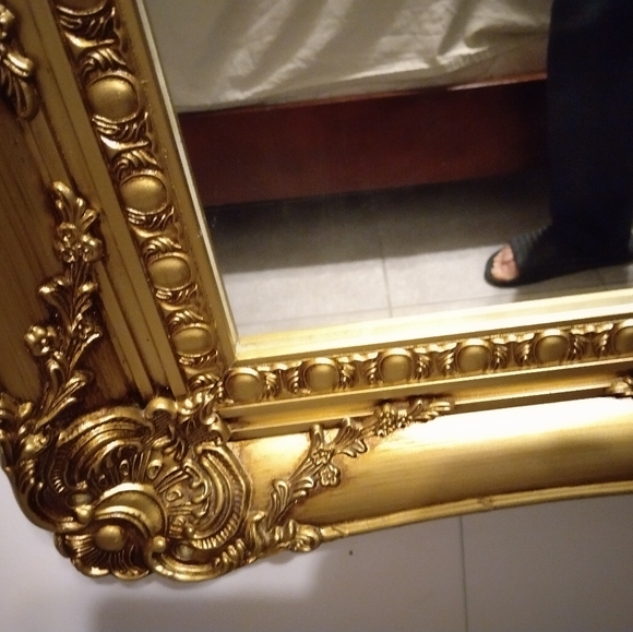 Mirror  with classic frame . Size is 17x15 " - Picture 7 of 15